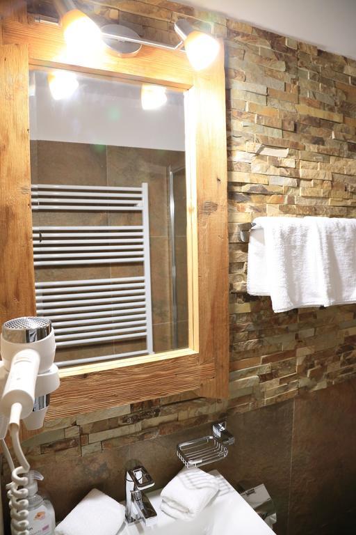 La Monitori Hotel Sinaia Phòng bức ảnh