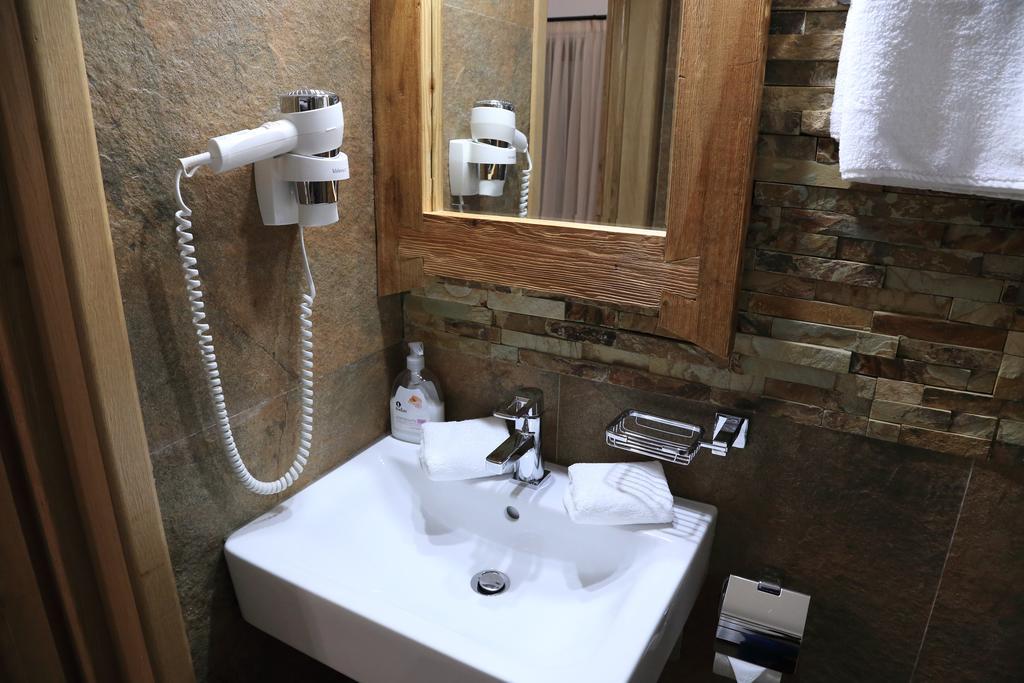 La Monitori Hotel Sinaia Ngoại thất bức ảnh